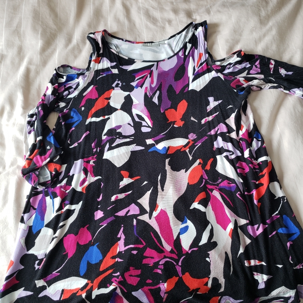 Colorful tunic, xl, worn once with cut out detail